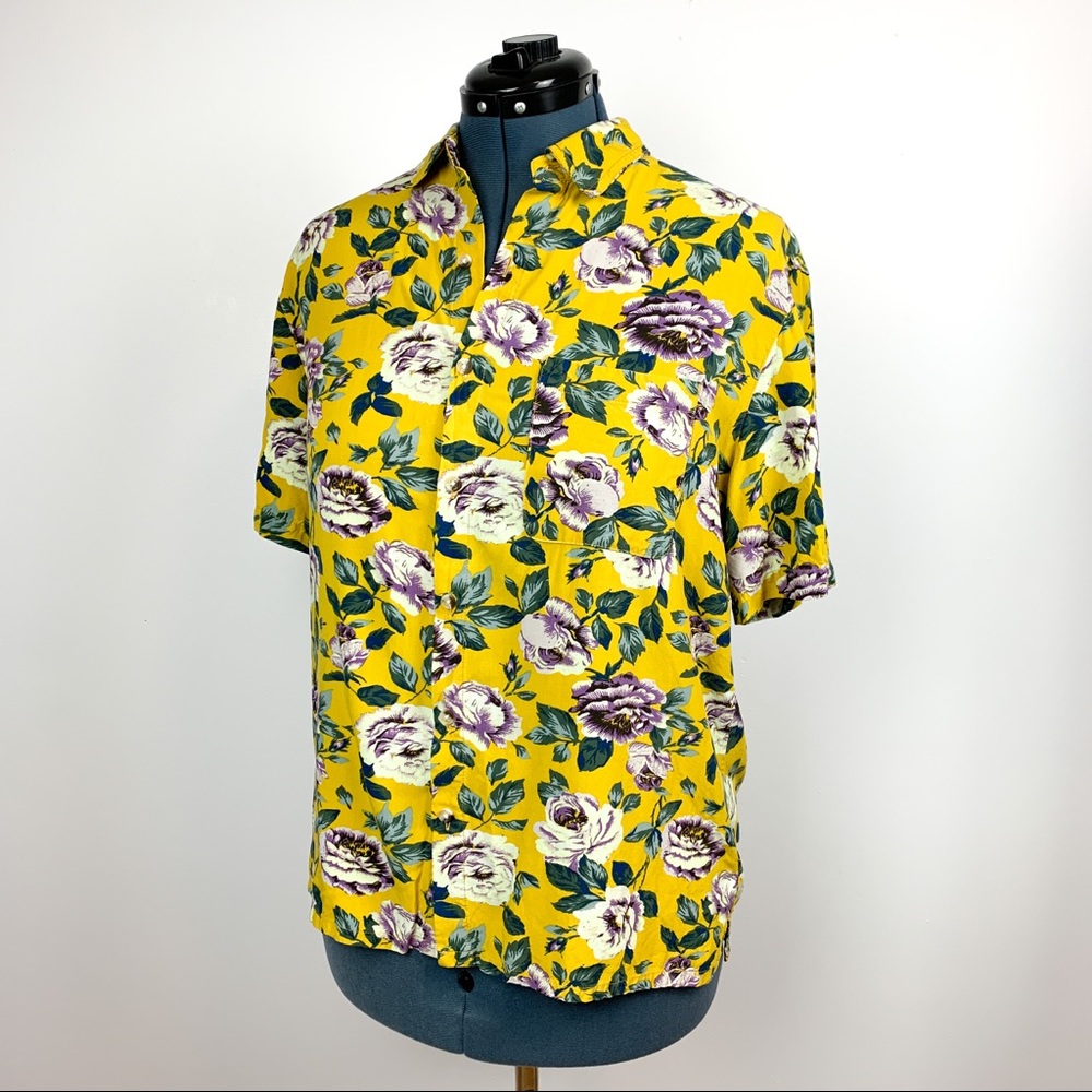 Urban Outfitters Soft Short Sleeve Floral ButtonUp